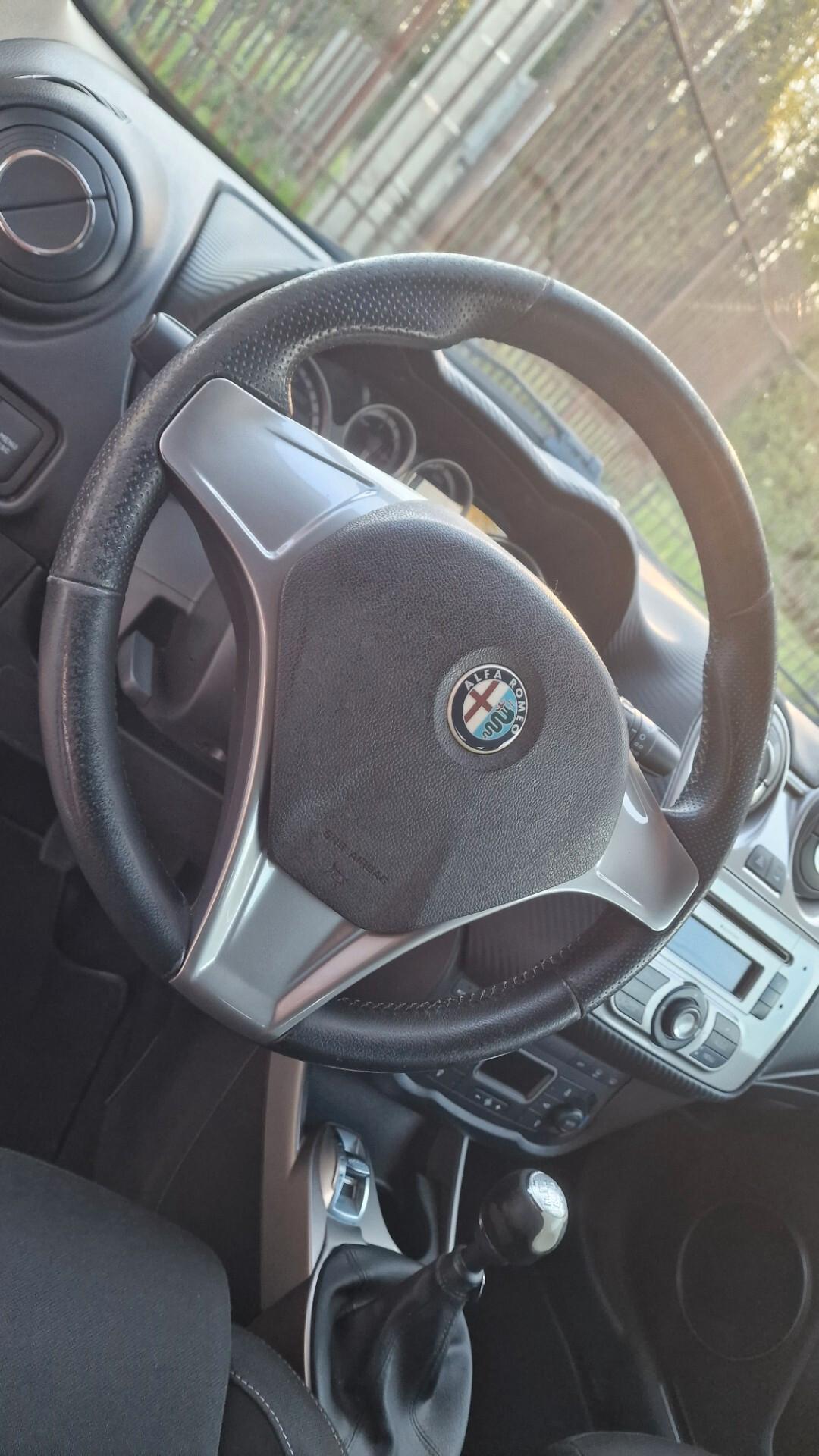 Alfa Romeo MiTo 1.6 JTDm 16V Distinctive Sport Pack