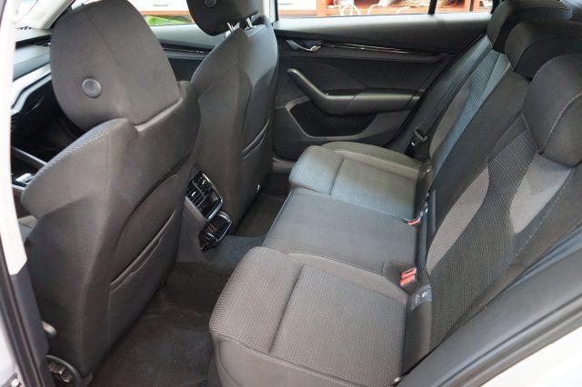 SKODA Octavia 2.0 TDI EVO SCR DSG Wagon Executive