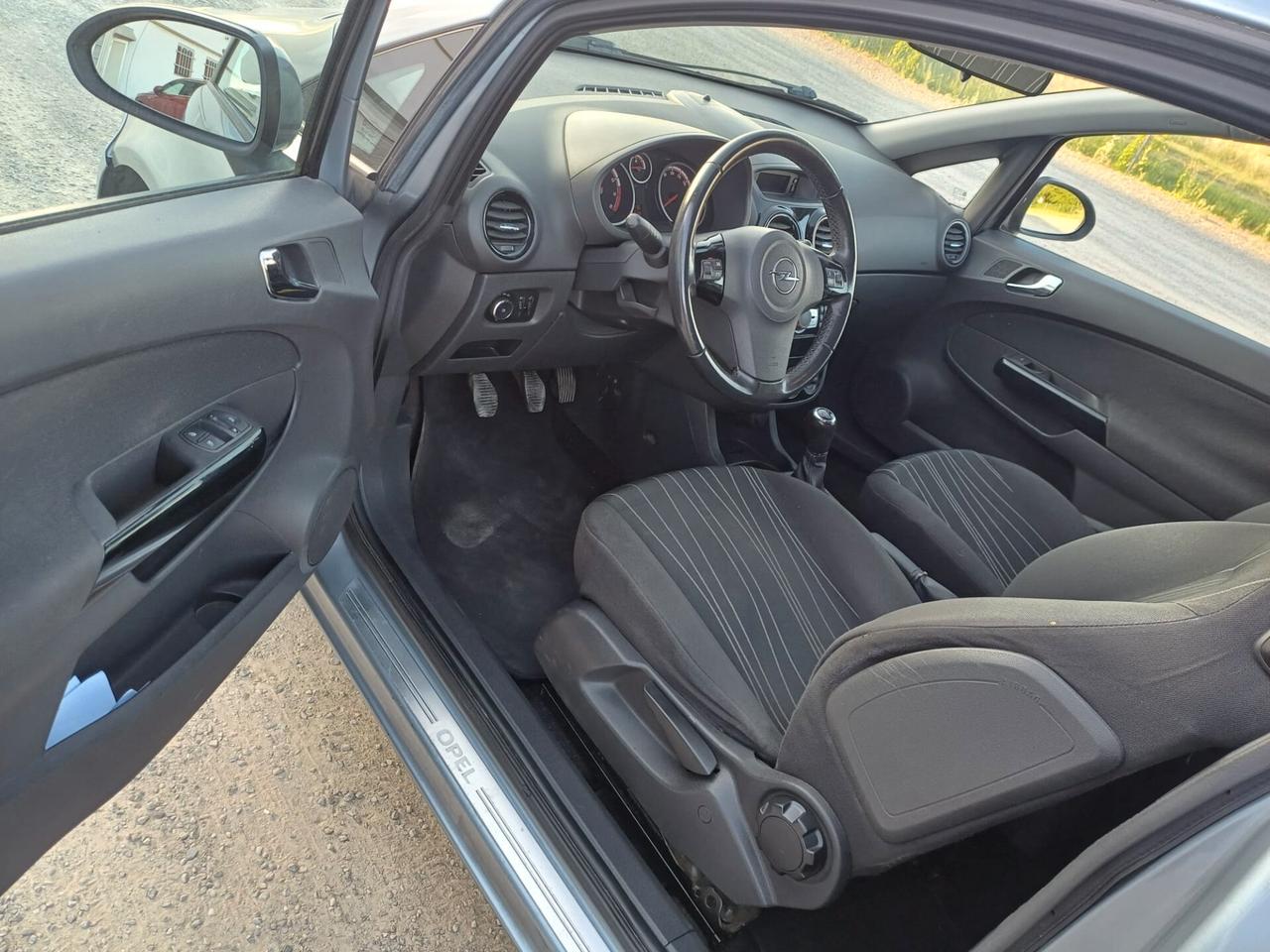Opel Corsa 1.2 3 porte Sport