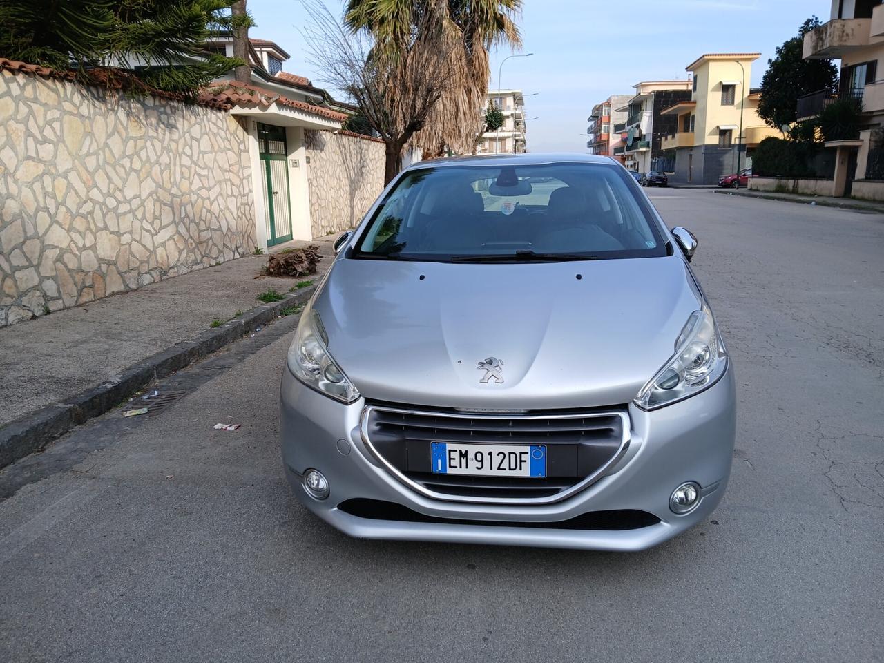 Peugeot 208 1.4 HDi 68 CV 3 porte Allure X Neopate