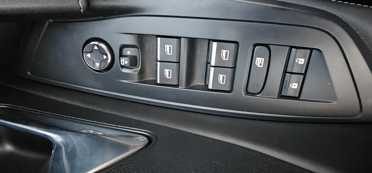 Peugeot 408 Plug-in Hybrid 225 e-EAT8 GT
