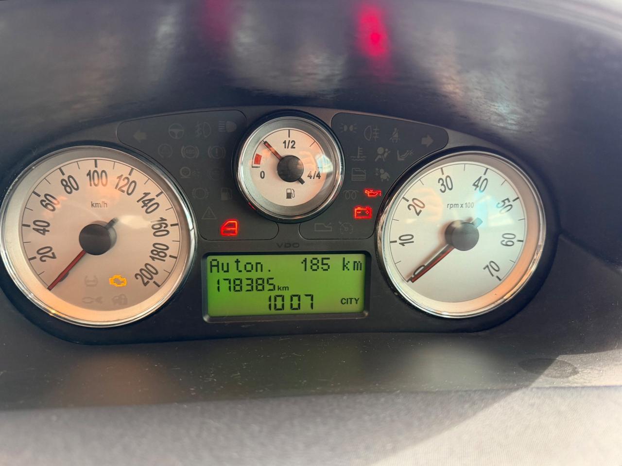 Lancia Ypsilon 1.3Mjt 75cv Neopatentati