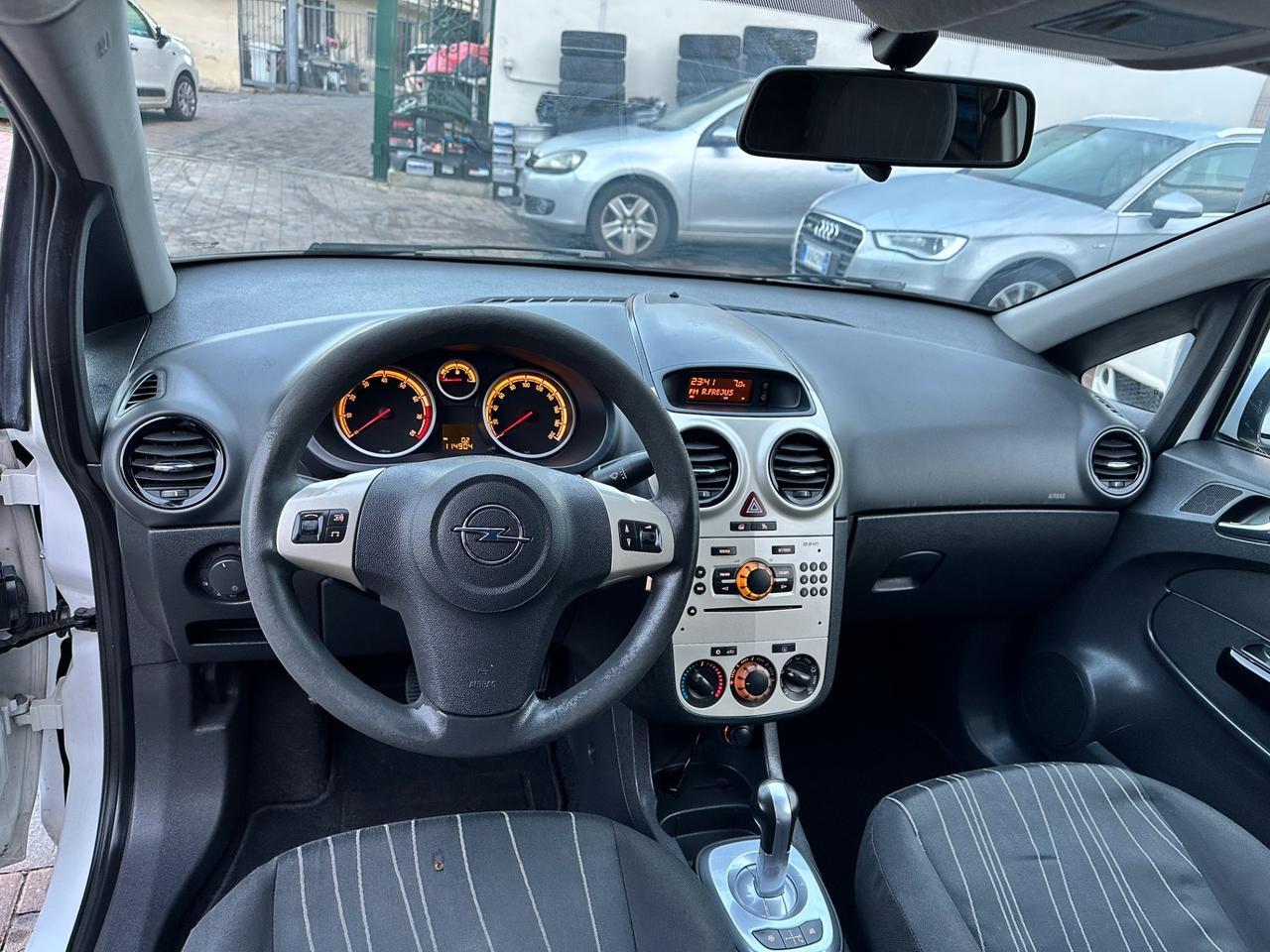 Opel Corsa 1.2 Benzina cambio automatico