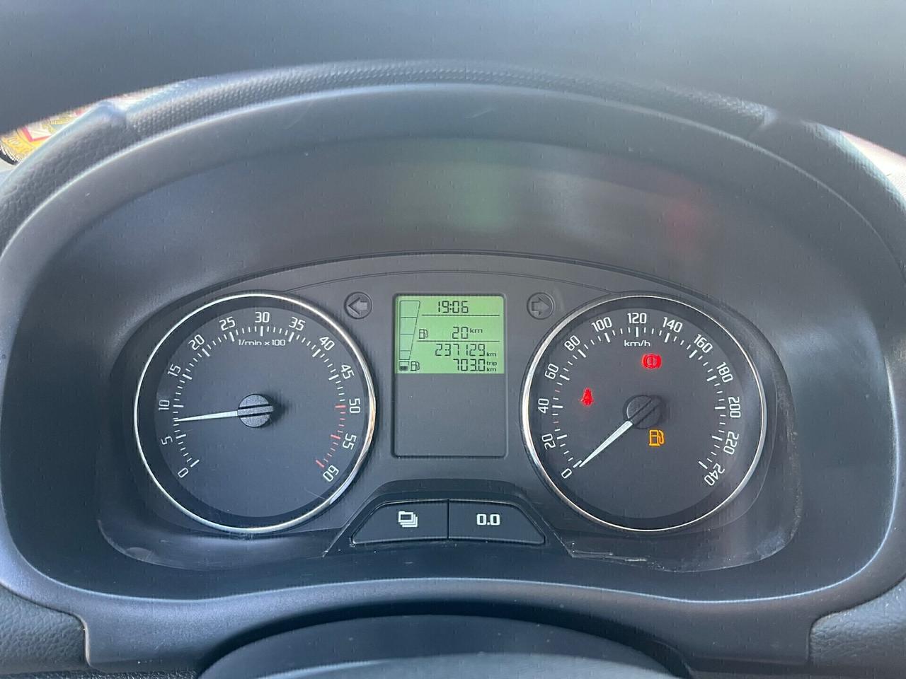 Skoda Fabia 1.6 TDI 5p. Style Unipro 2011