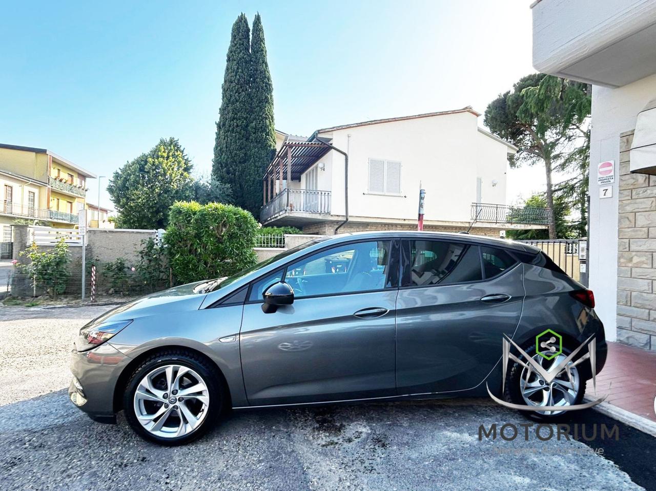 Opel Astra ULTIMATE 122CV