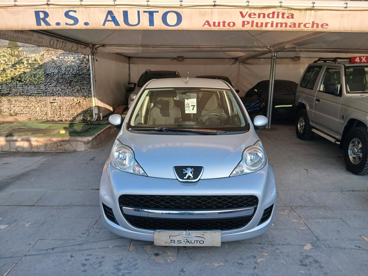 Peugeot 107 1.0b 5p solo km132000 full 10