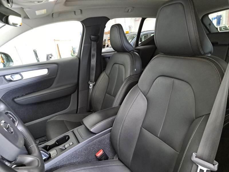 VOLVO XC40 D4 AWD GEARTRONIC MOMENTUM PRO SUV