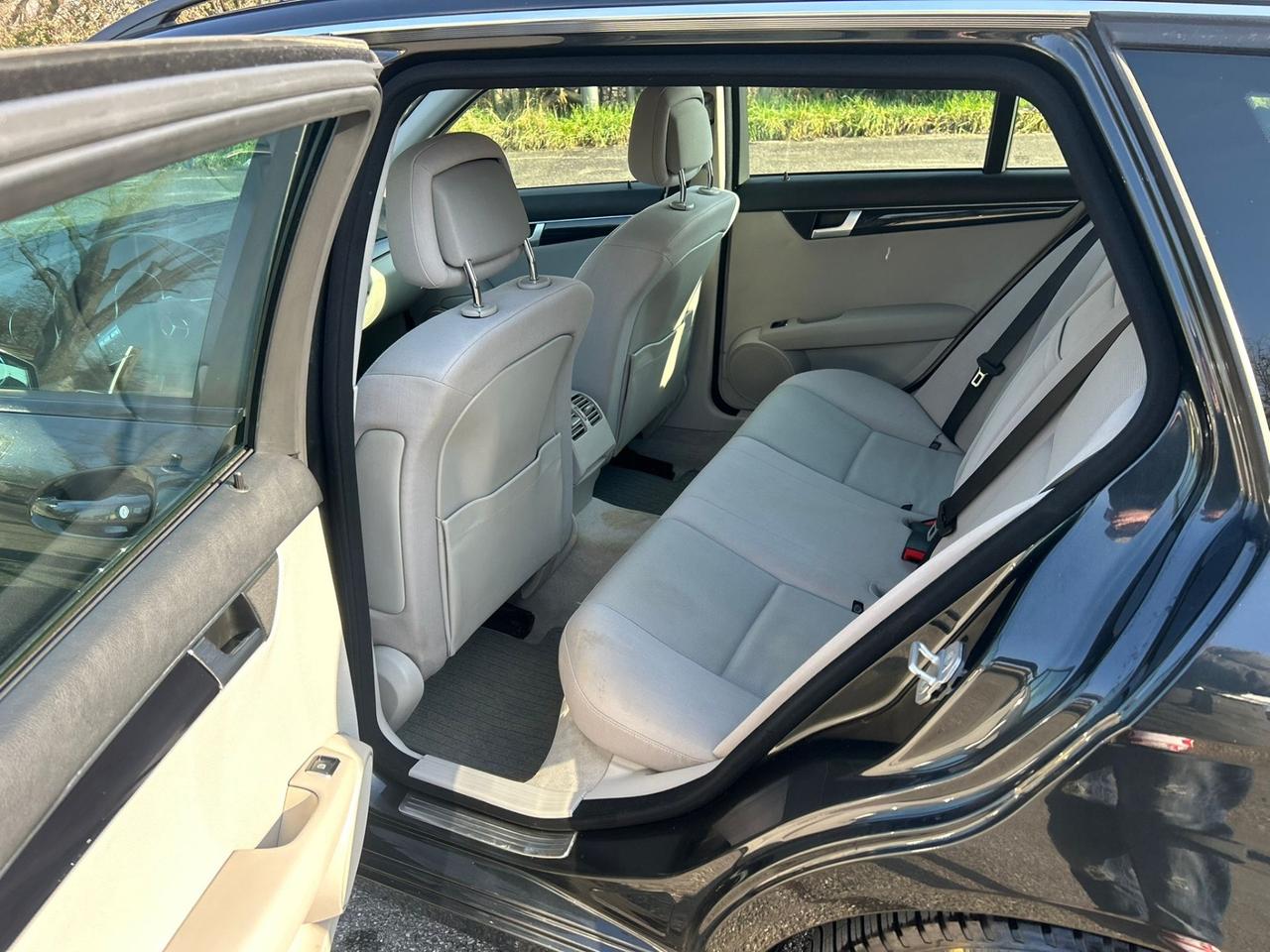 Mercedes-benz C 220 CDI BlueEFFICIENCY Avantgarde