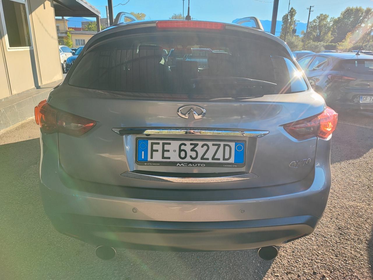 Infiniti QX70 3.0 diesel V6 AT Ultimate