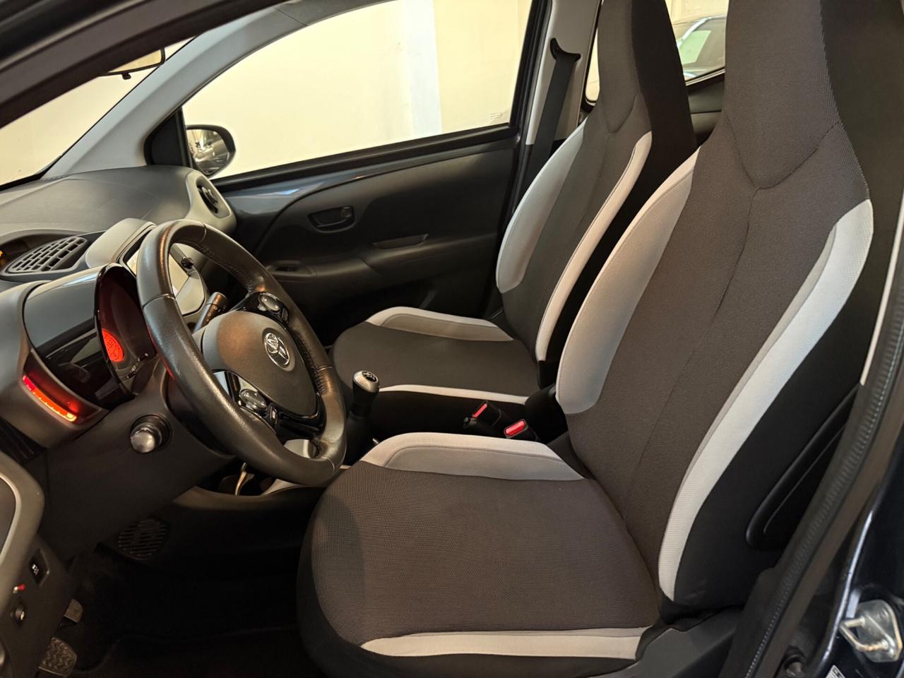 Toyota Aygo 1.0 VVT-i 69 CV 5 porte x-play