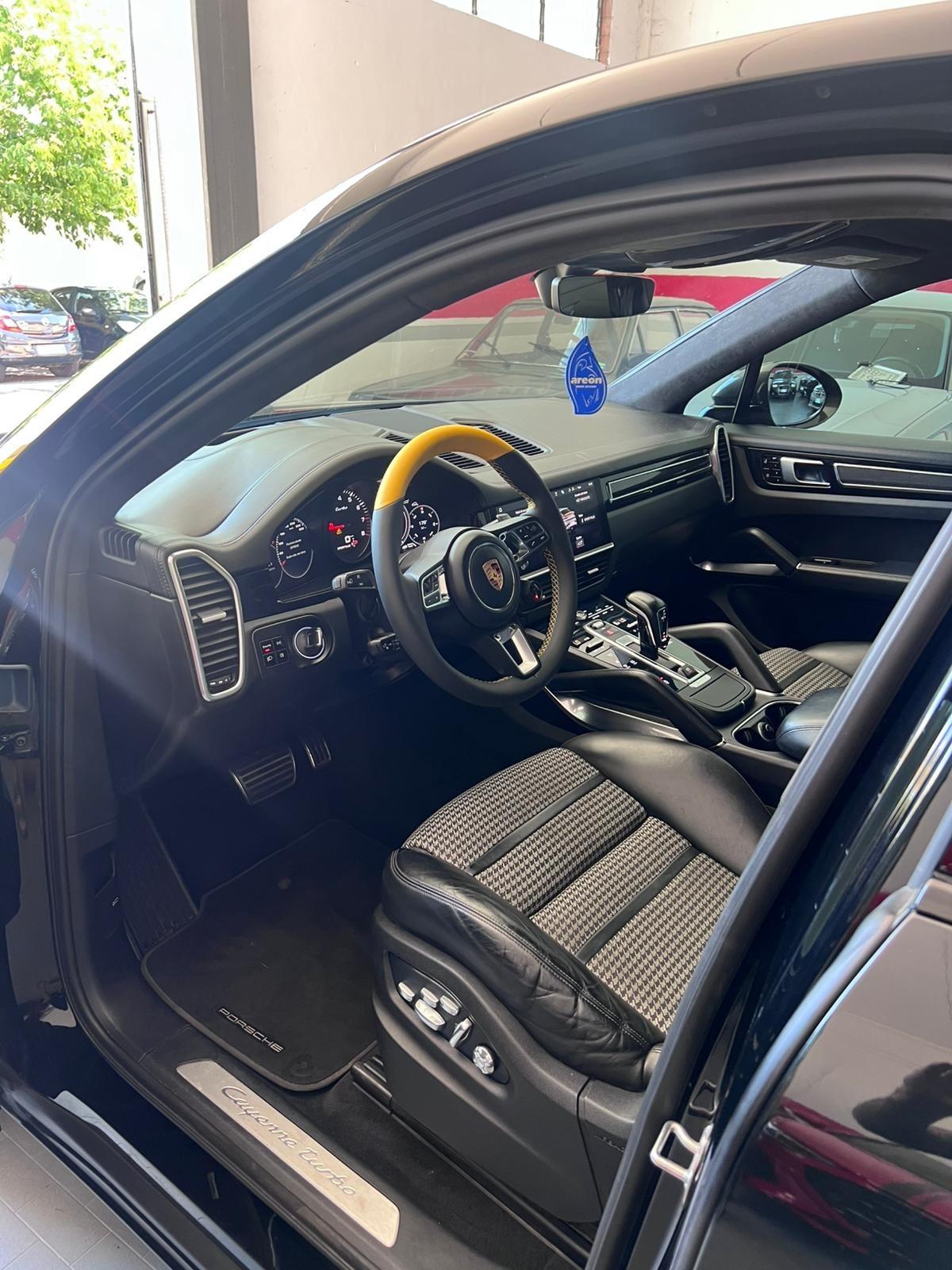 Porsche Cayenne Coupé 4.0 V8 Turbo