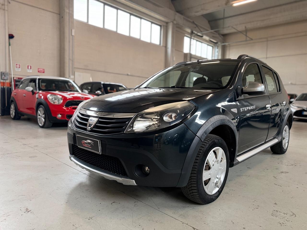 Dacia Sandero Stepway 1.6 8V GPL 85CV NEOPATENTATI