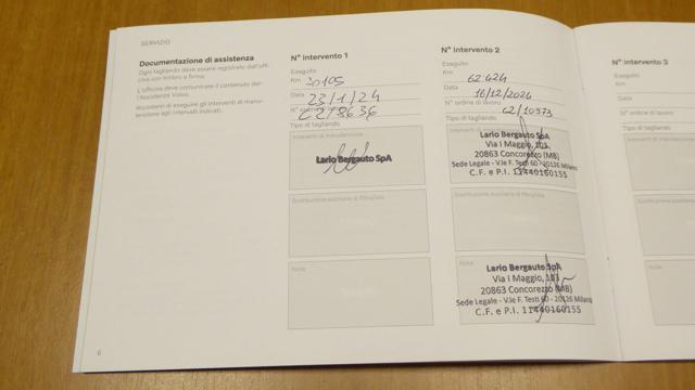 VOLVO XC40 B3 automatico Plus Dark