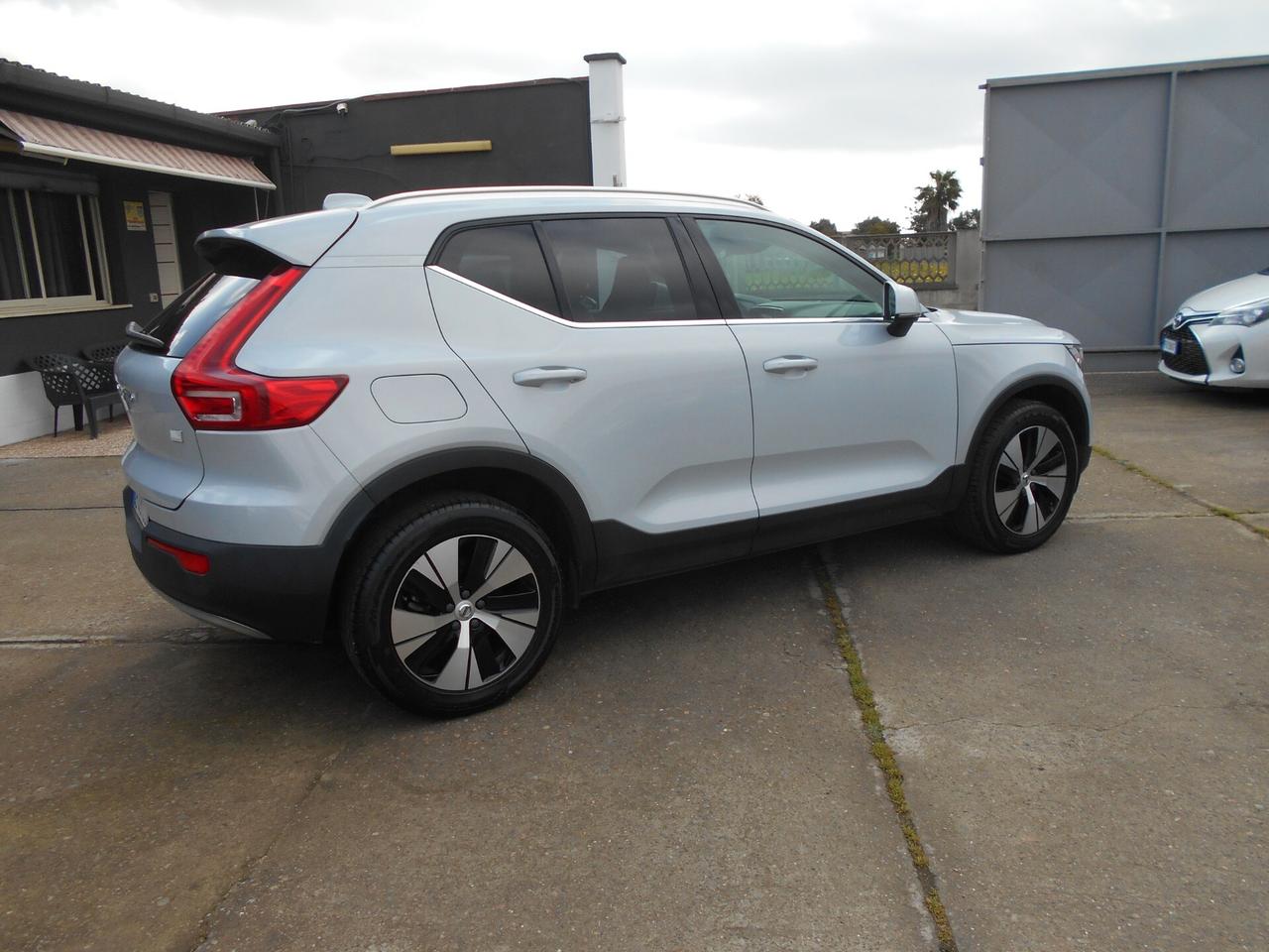 Volvo XC40 T5 Recharge Plug-in Hybrid R-design