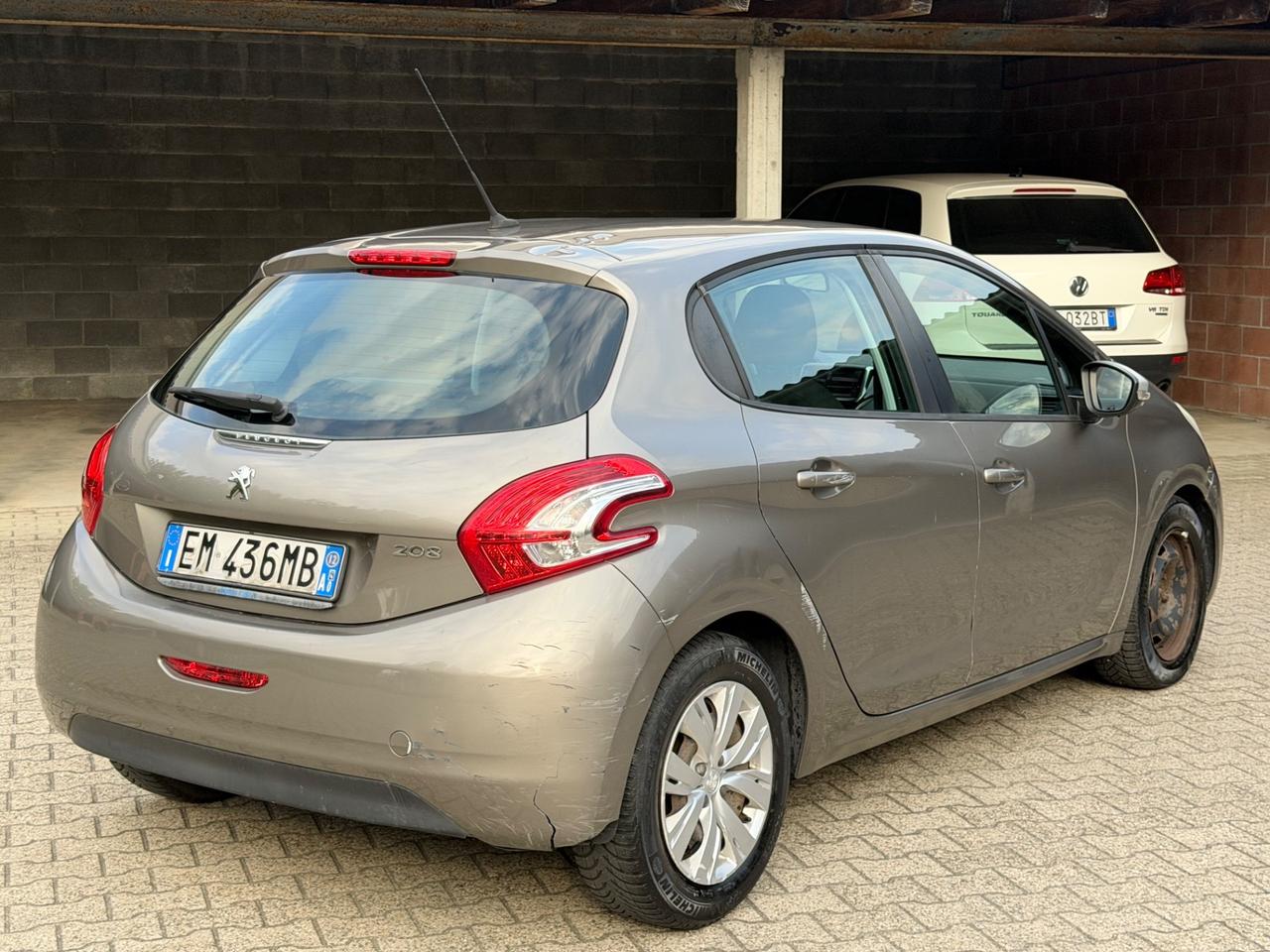 Peugeot 208 1.4 HDi 68 CV 5 porte Allure