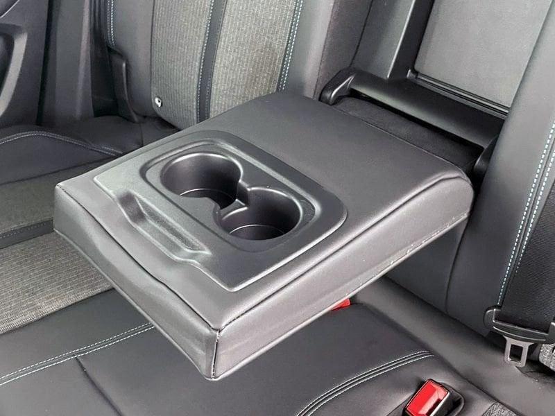 Peugeot 3008 3008 Hybrid4 300 e-EAT8 Allure Pack