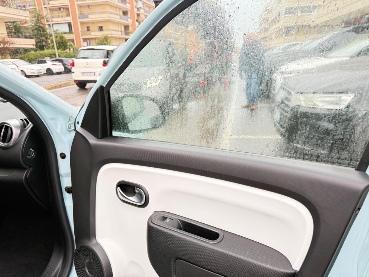 Renault Twingo LIMITEED C.AUTOMATICO PDC BLUETOOTH CERCHI 16 SOLO 25000 KM