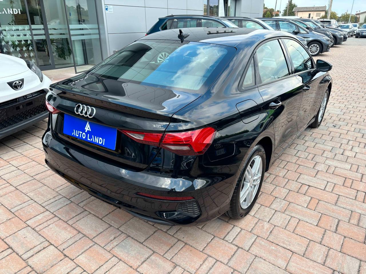Audi A3 Sedan 30 TFSI S tronic Business Advanced