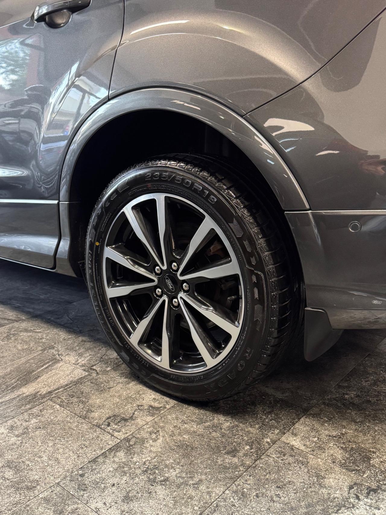 Ford Kuga 2.0 TDCI ST LINE DA VETRINA