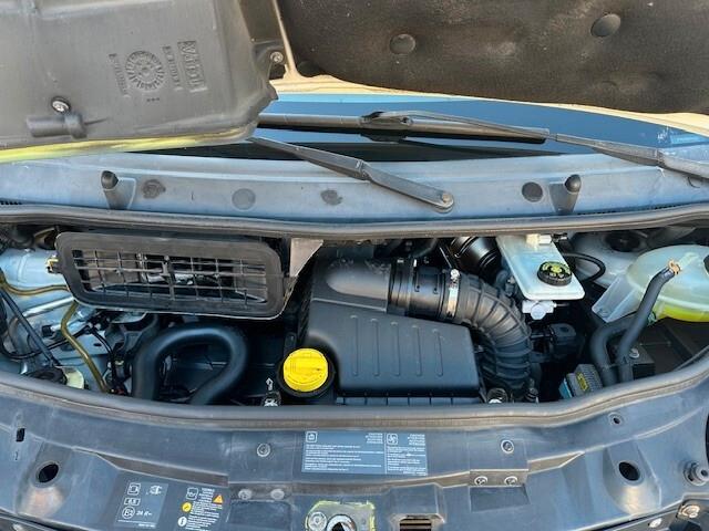 Renault Trafic T29 2.0 dCi/90 PL-TN-autocarro 6 posti