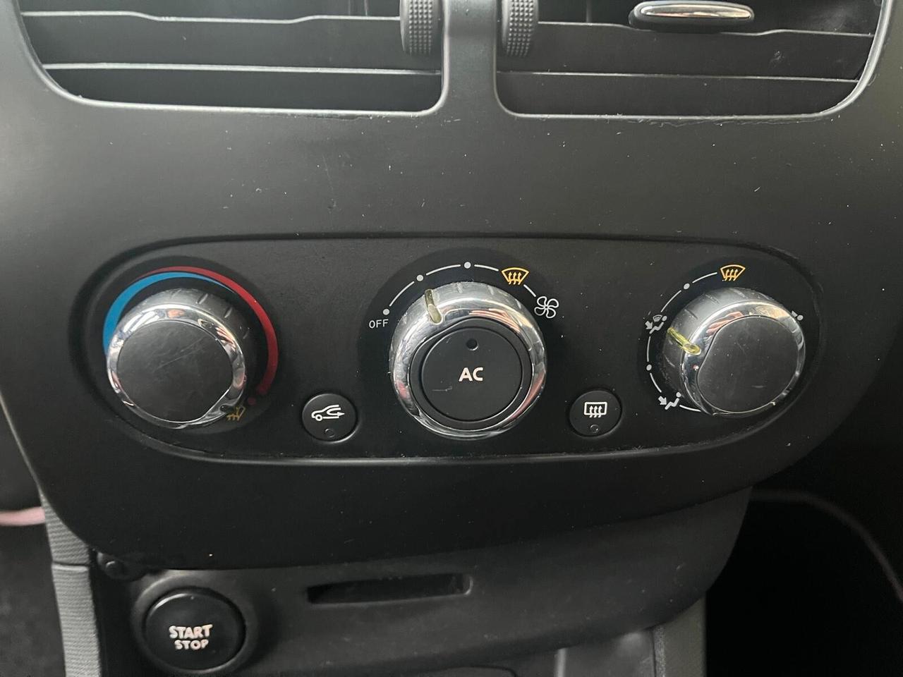 Renault Clio 5p 1.2 Live 75cv-DISTRIBUZIONE NUOVA-NEOP. OK