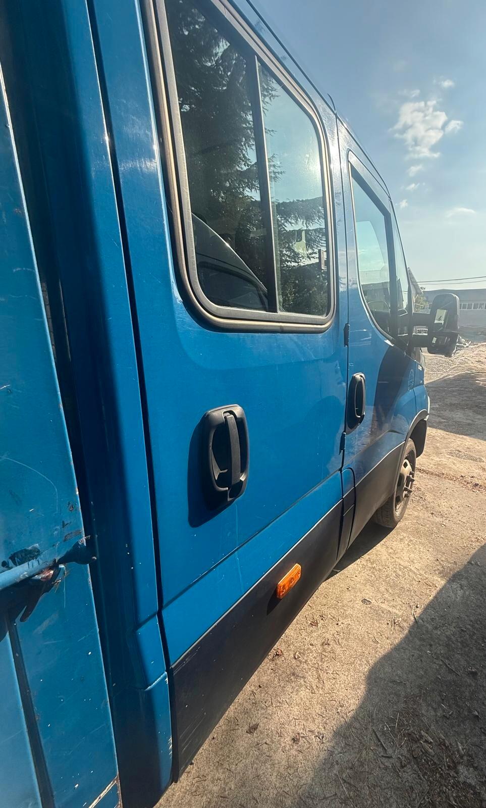 Iveco Doppia Cabina 6 posti