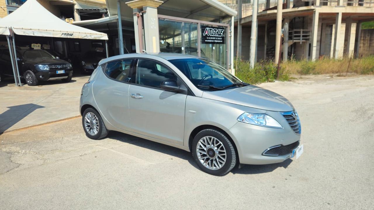 Lancia Ypsilon 1.2 69 CV 5 porte Gold