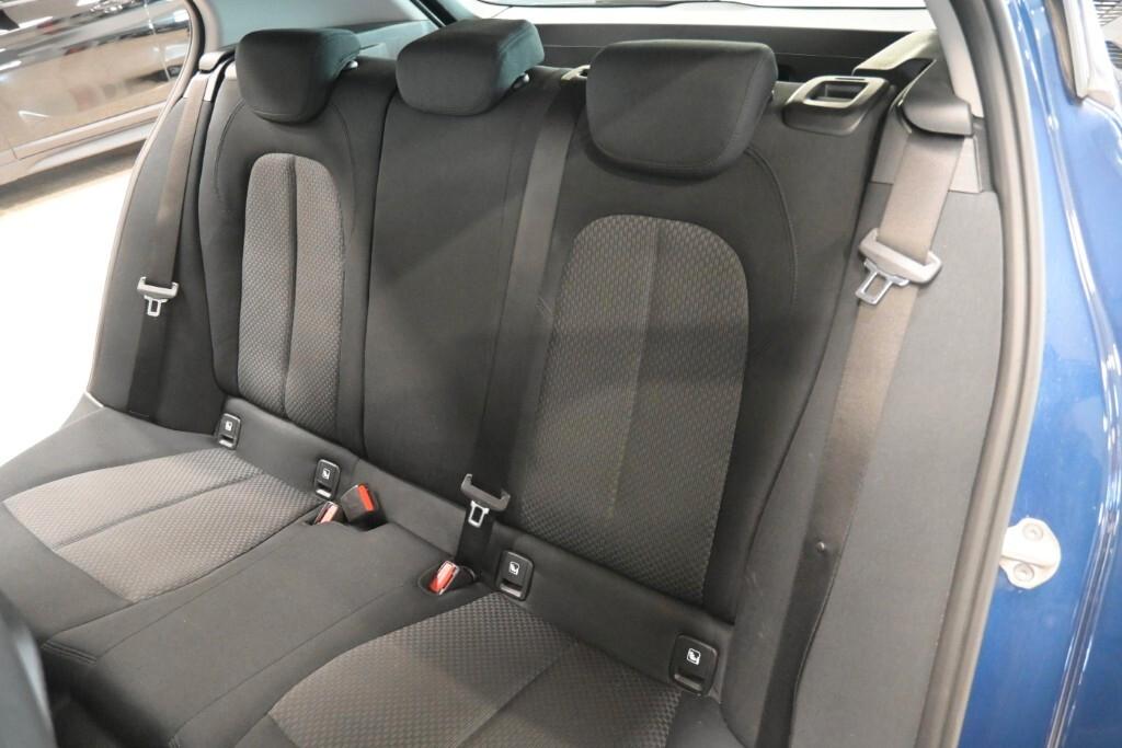 BMW 116i 110CV 6M. BUSINESS ADVANTAGE ( FARI LED - BMW DIGITAL COCKPIT - NAVI - MIRROR - CRUISE - PDC )