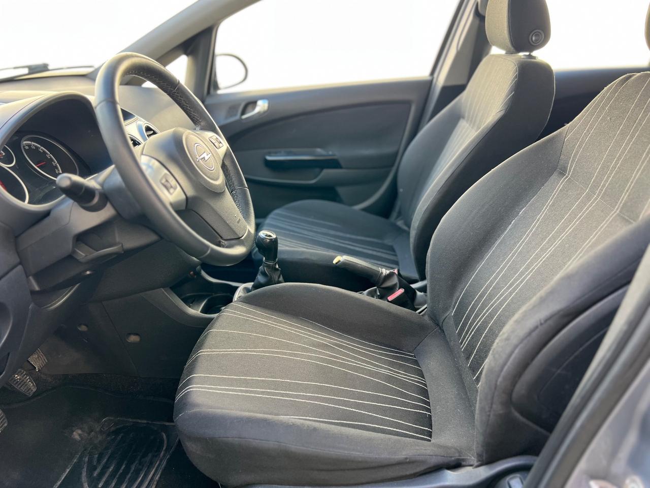 Opel Corsa 1.2 5 porte