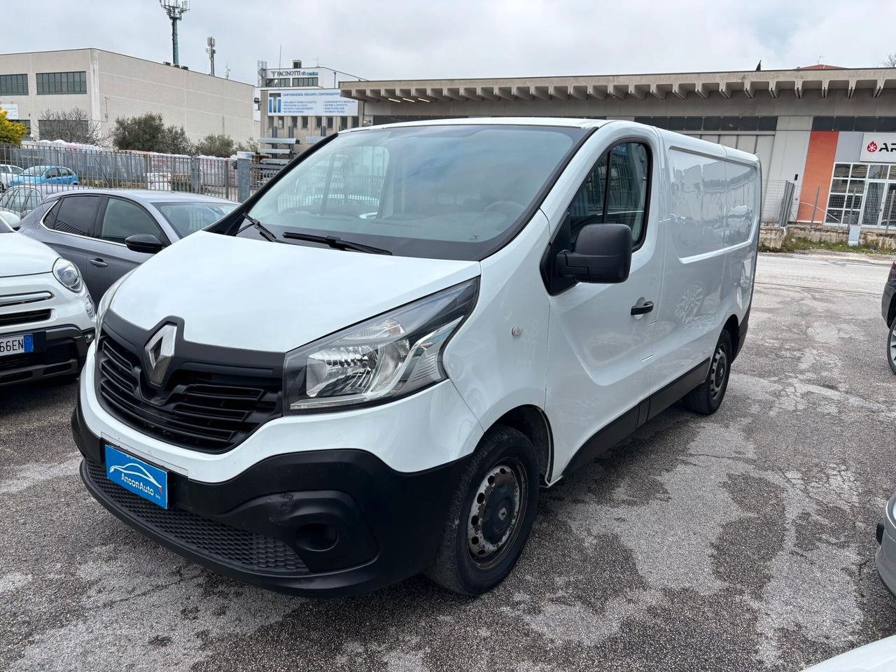 RENAULT TRAFIC 1.6D 2015