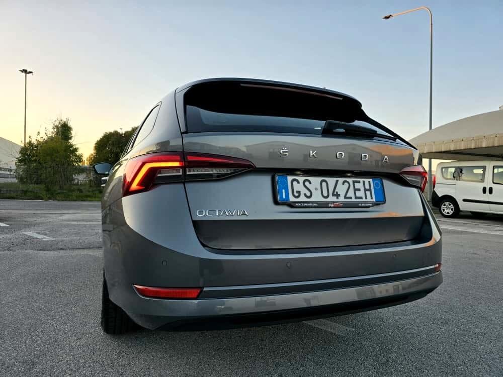 Skoda Octavia 2.0 TDI EVO SCR 150 CV DSG Wagon Executive