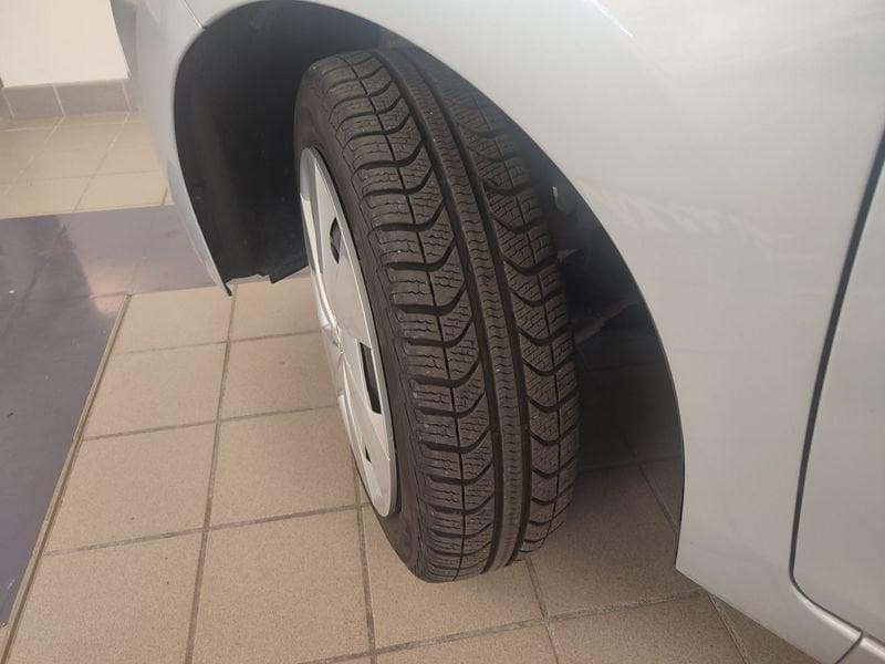 Toyota Aygo 1.0 VVT-i 69 CV 5 porte x-play