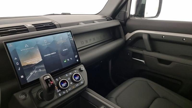Land Rover Defender 110 3.0D I6 200 CV AWD Auto X-Dynamic SE
