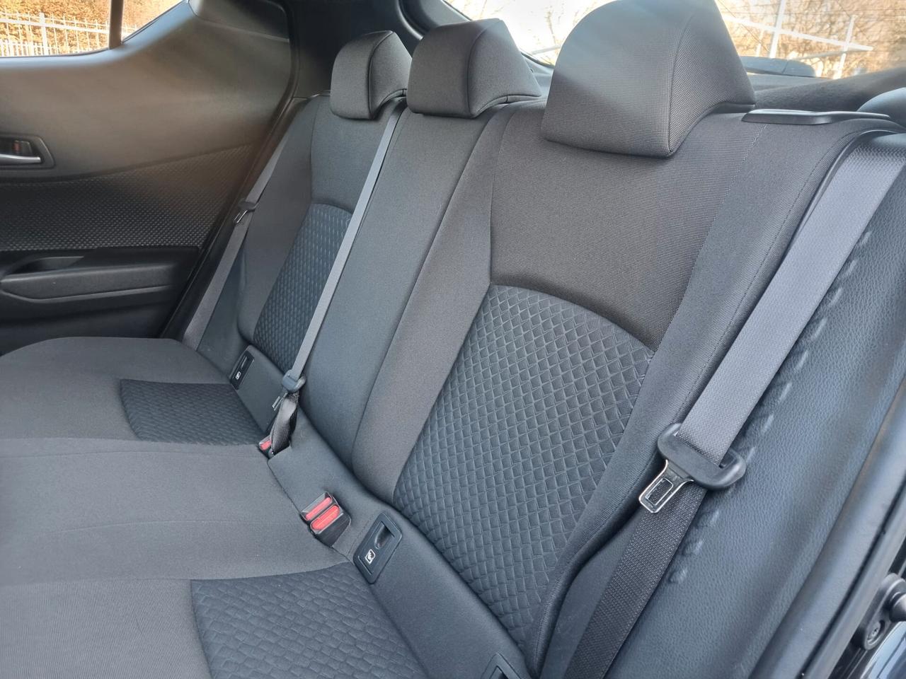 Toyota C-HR 1.8 Hybrid E-CVT Business