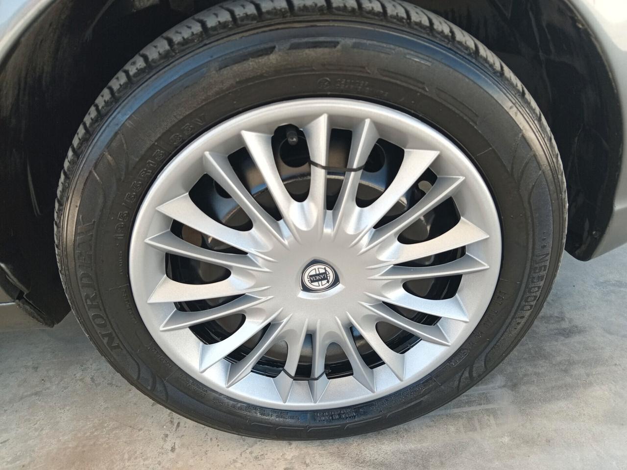 Ypsilon 1.3 MJT PER NEO PATENTATI PERFETTA QUALS PROVA