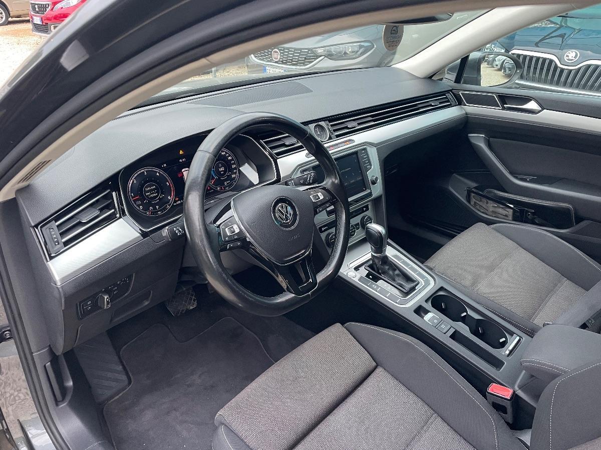 VOLKSWAGEN - Passat - 1.6 TDI DSG Comfortline BMT