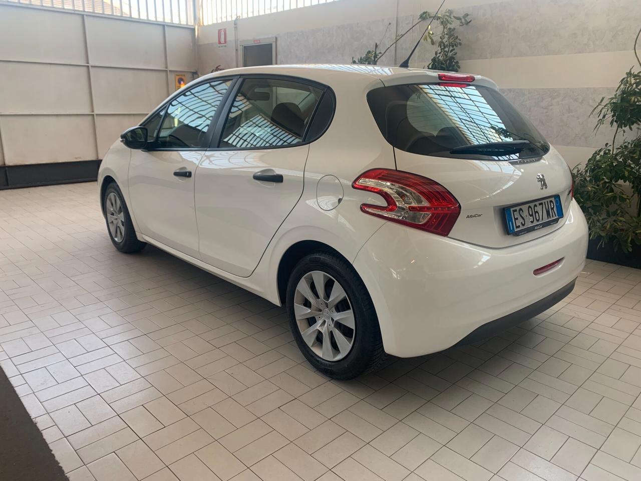 Peugeot 208 1000 benzina 68 cv 5 porte Active ok neo patentati