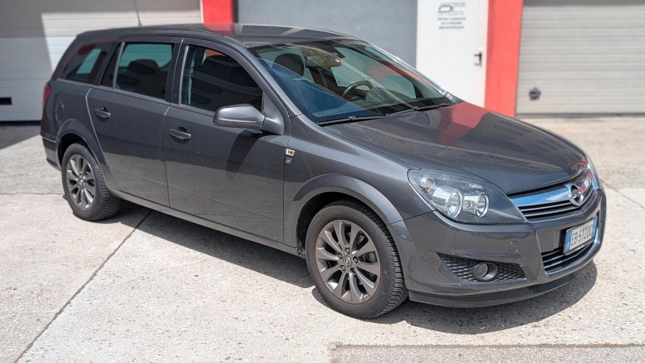 Opel Astra 1.6 16V GPL-TECH Station Wagon Edition