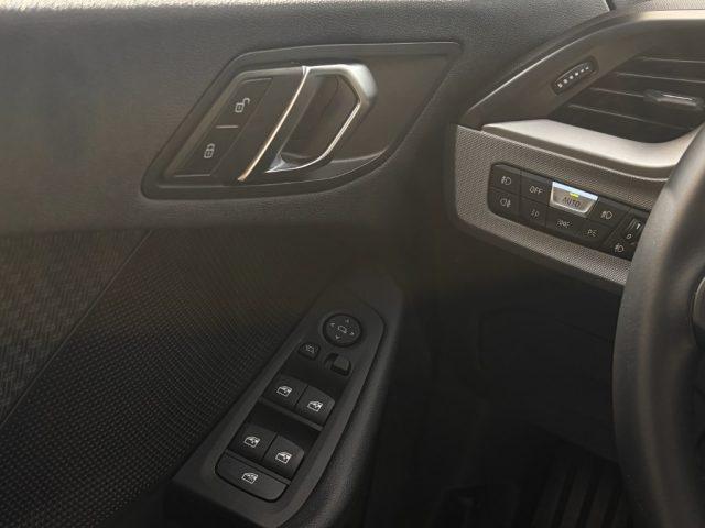 BMW 118 d 5p. Advantage
