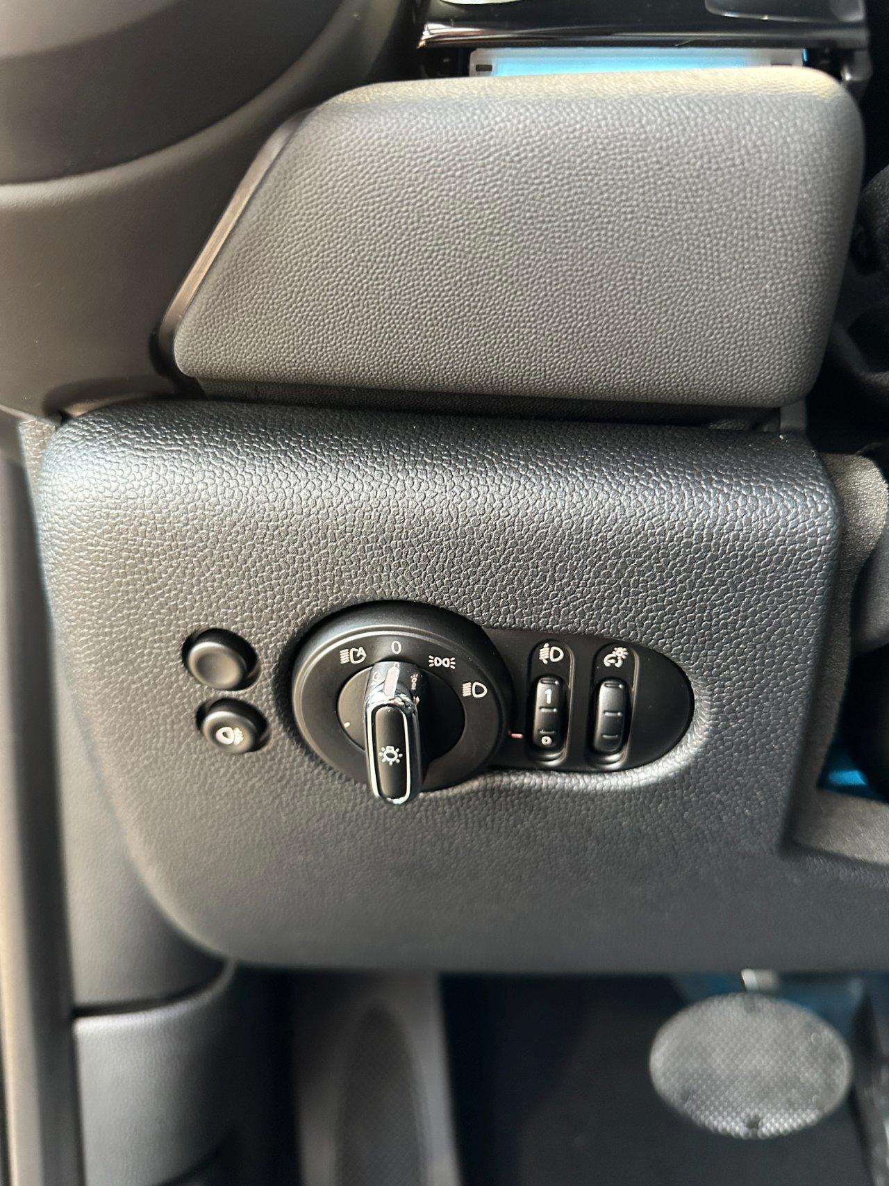 Mini 3 Porte Cooper SE Classic Full Electric Auto - LED-16"-Camera-Keyless-Carplay-IVA