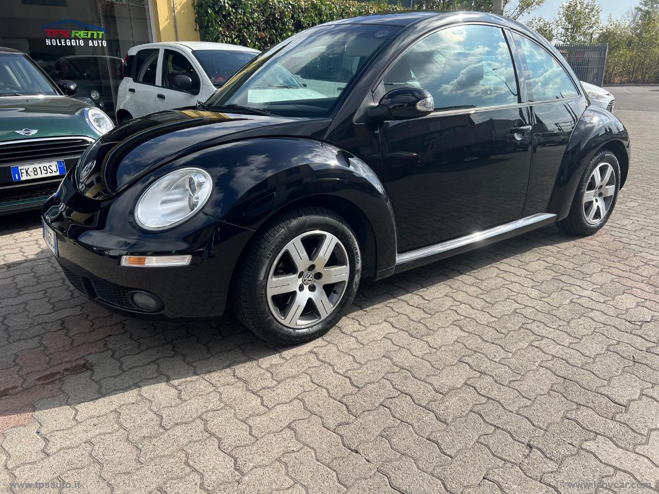 VOLKSWAGEN New Beetle 1.6