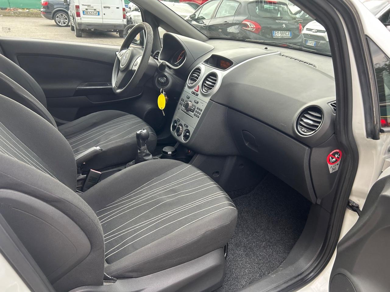 Opel Corsa 1.2 5 porte Cosmo