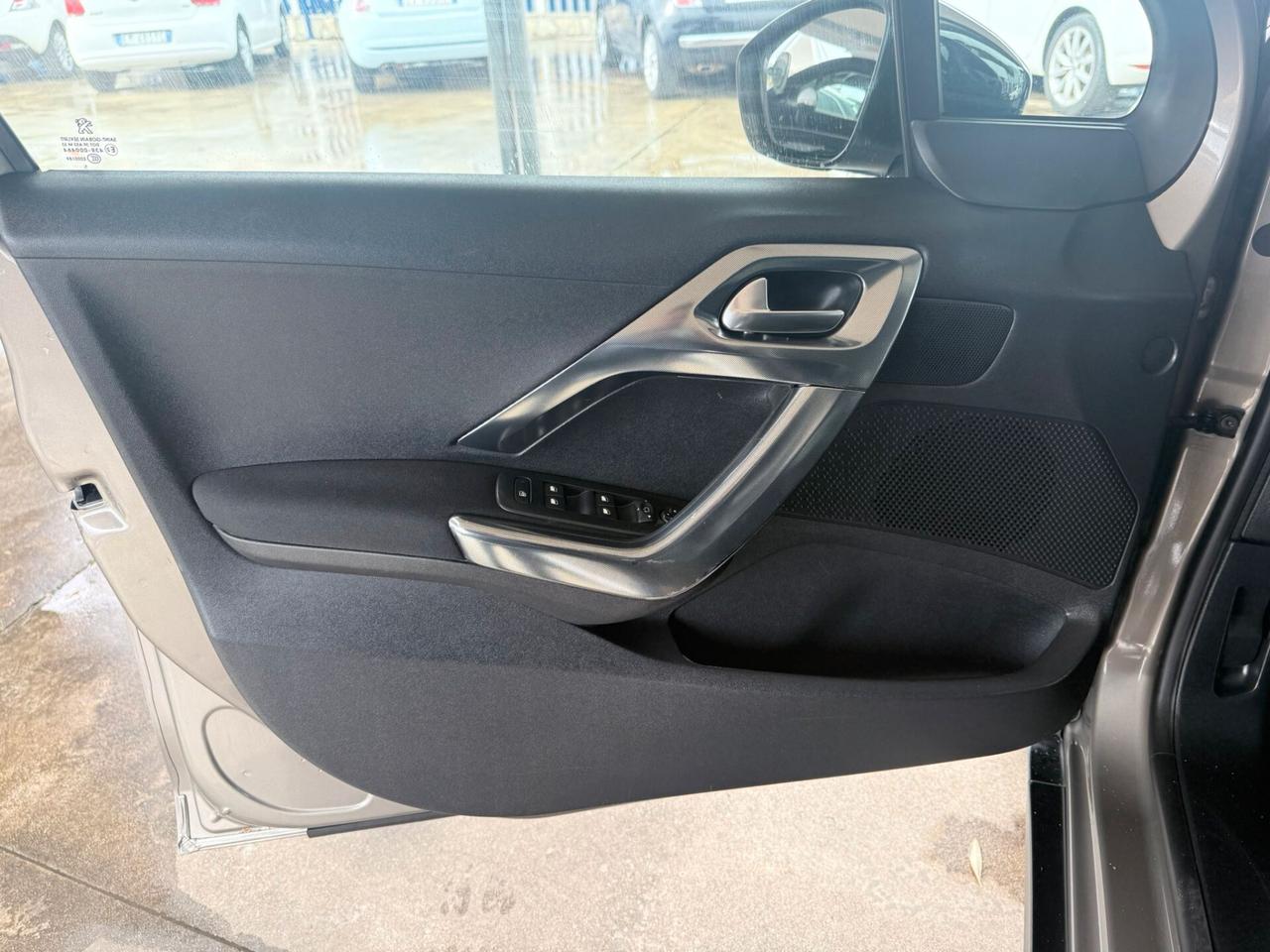 Peugeot 2008 BlueHDi 100 Black Matt