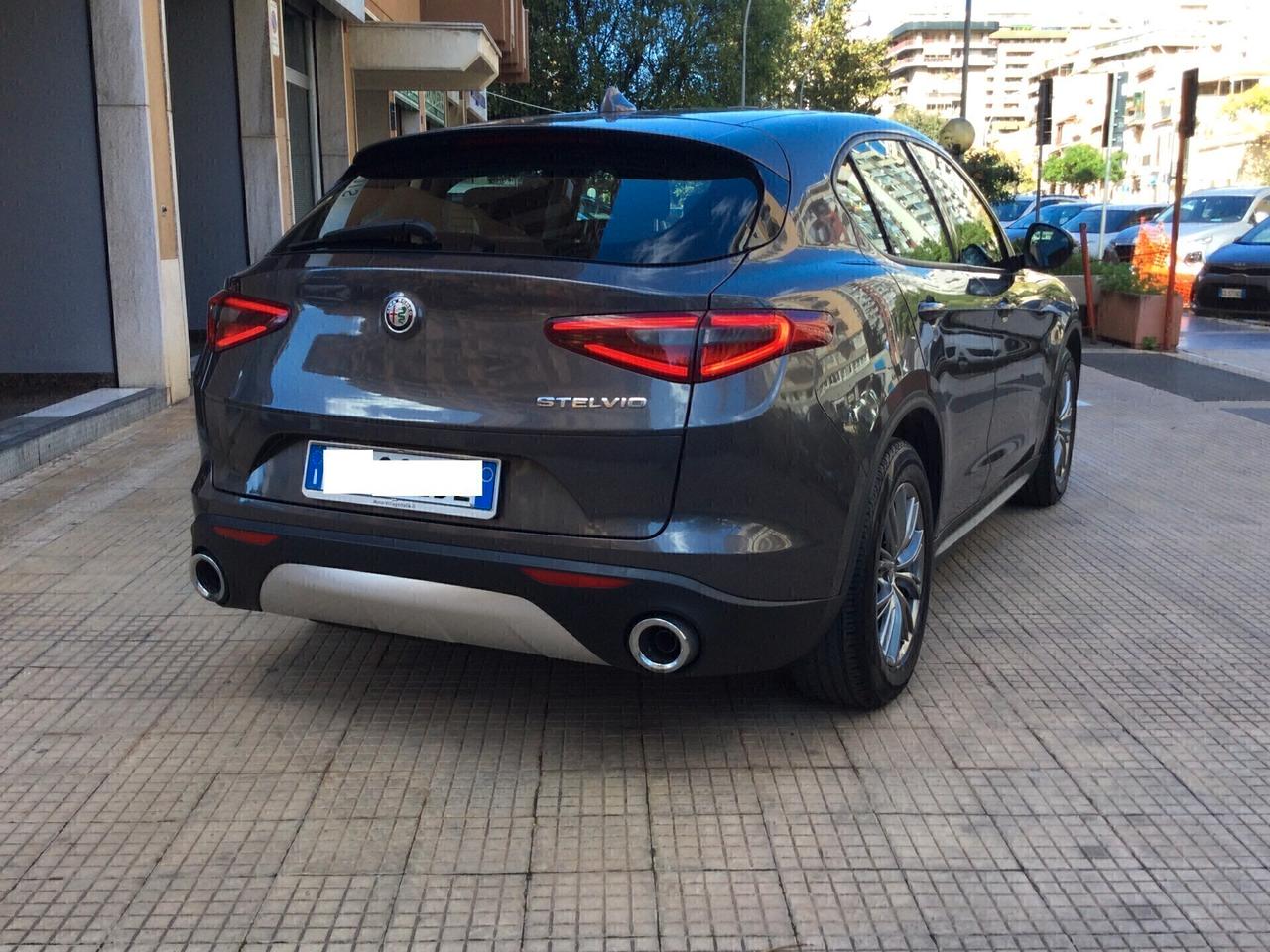 Alfa Romeo Stelvio 2.2 Turbodiesel 160 CV AT8 RWD Business