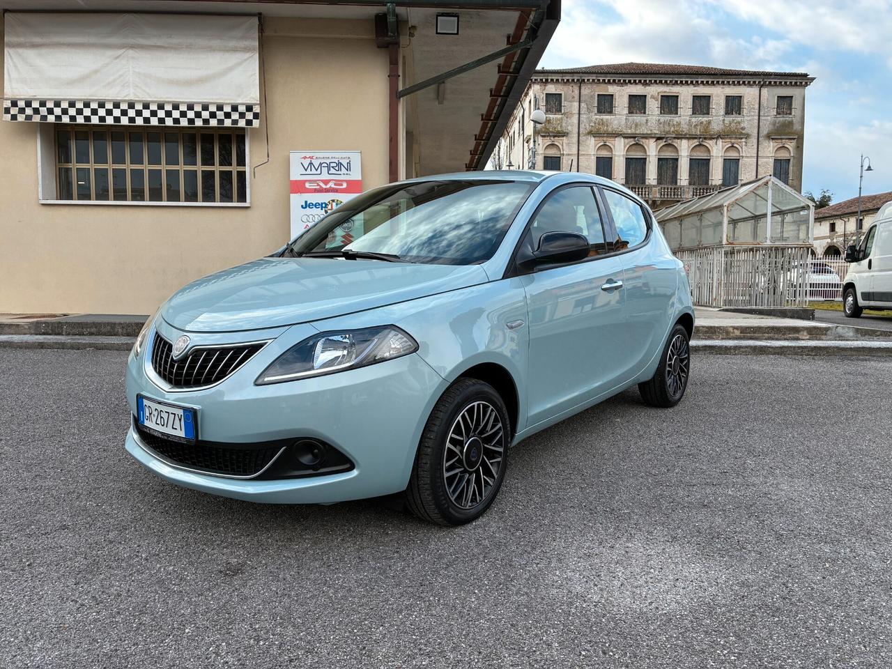 Lancia Ypsilon 1.0 FireFly Hybrid PLATINO