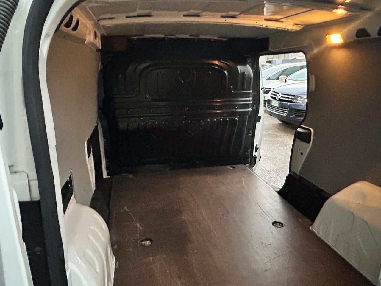 fiat doblo 1.4 metano GANCIO TRAINO 2017