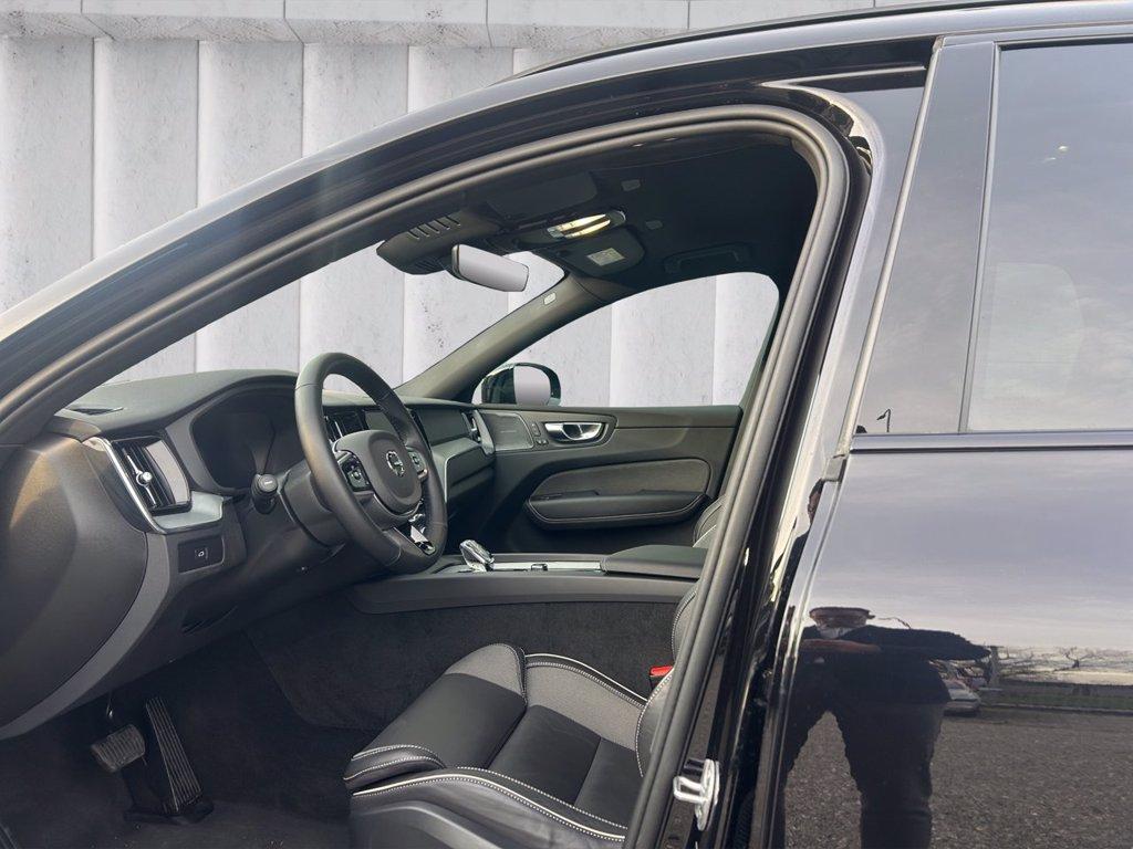 VOLVO XC60 2.0 b5 mhev Plus Dark awd auto del 2025