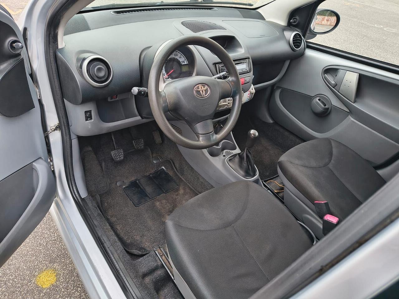 Toyota Aygo 1.0 68cv 5 porte TAGLIANDATA