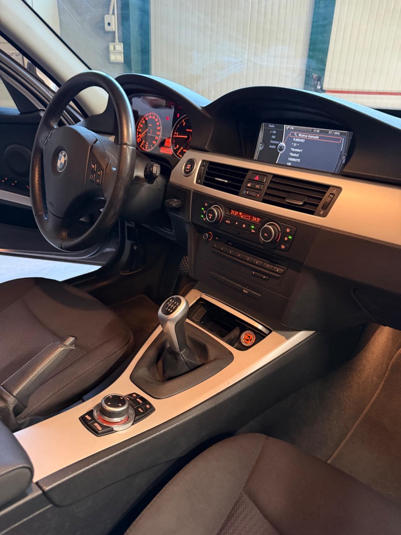 Bmw 318d TOURING ATTIVA KMCERT NAVIPRO