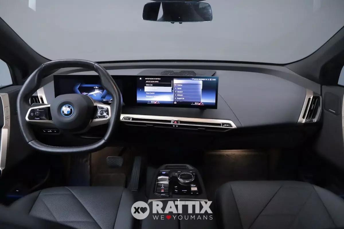 BMW iX motore elettrico 240KW Sport xDrive40 Auto